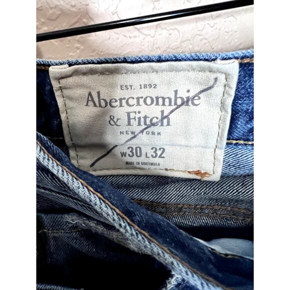Abercrombie mens size 30 X 32 jeans slim straight some distress on ankless - Picture 8 of 11